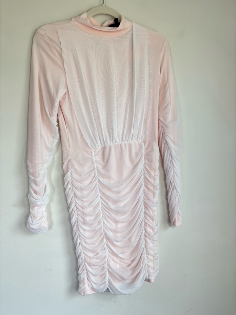 Women's Light Pink Ruched Long Sleeve Dress